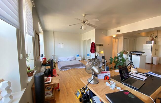 1 bed, 1 bath, 550 sqft, $1,695, Unit 5959-301