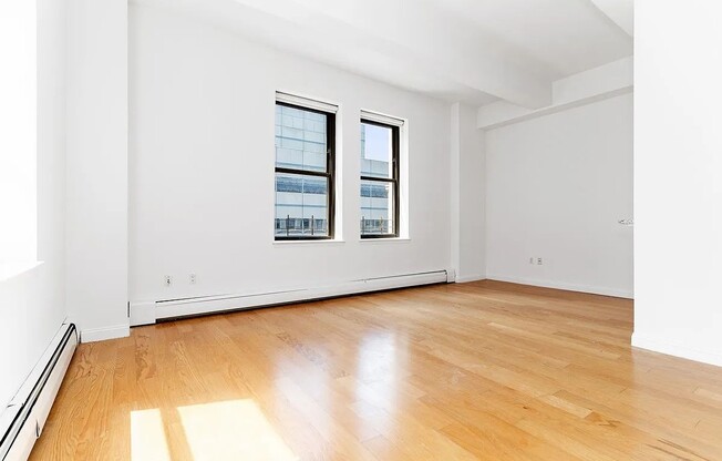 4 beds, 2 baths, $10,995, Unit 19O