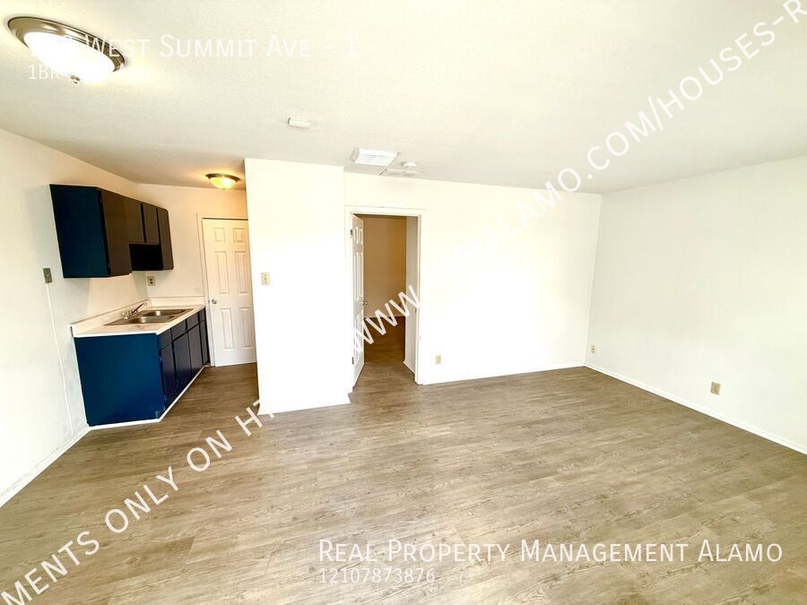 703 West Summit Ave