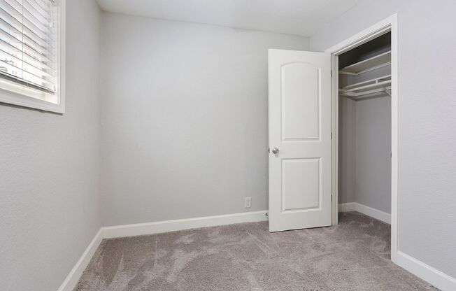 2 beds, 1 bath, 825 sqft, $1,015, Unit 3902 #01