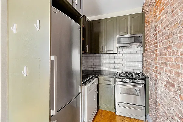 806 PRESIDENT ST