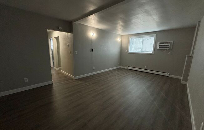 2 beds, 1 bath, 888 sqft, $975, Unit 2