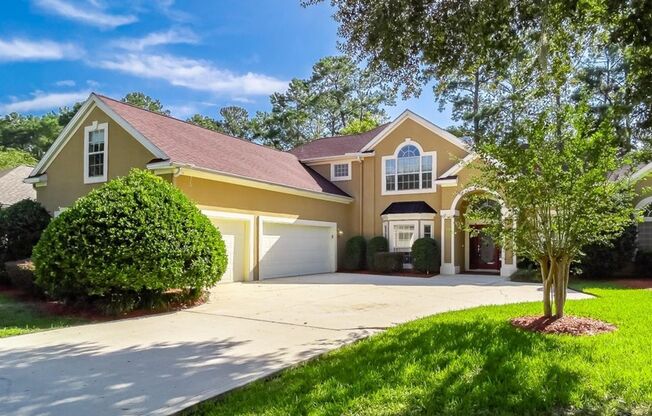 Orange Park Country Club home on the 8th hole