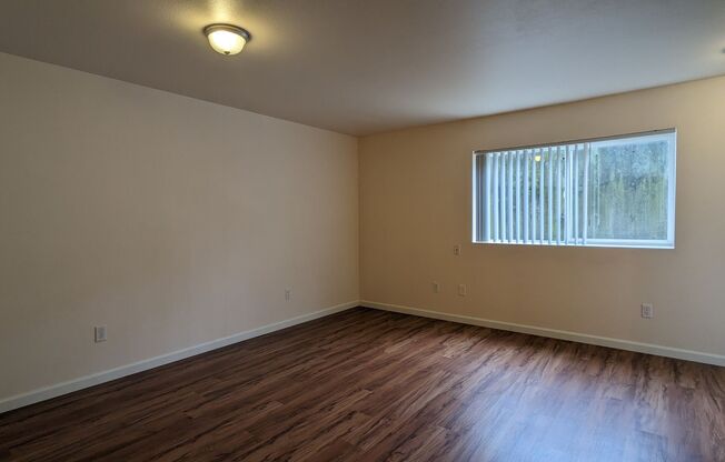 2 beds, 1 bath, 750 sqft, $1,425, Unit 26
