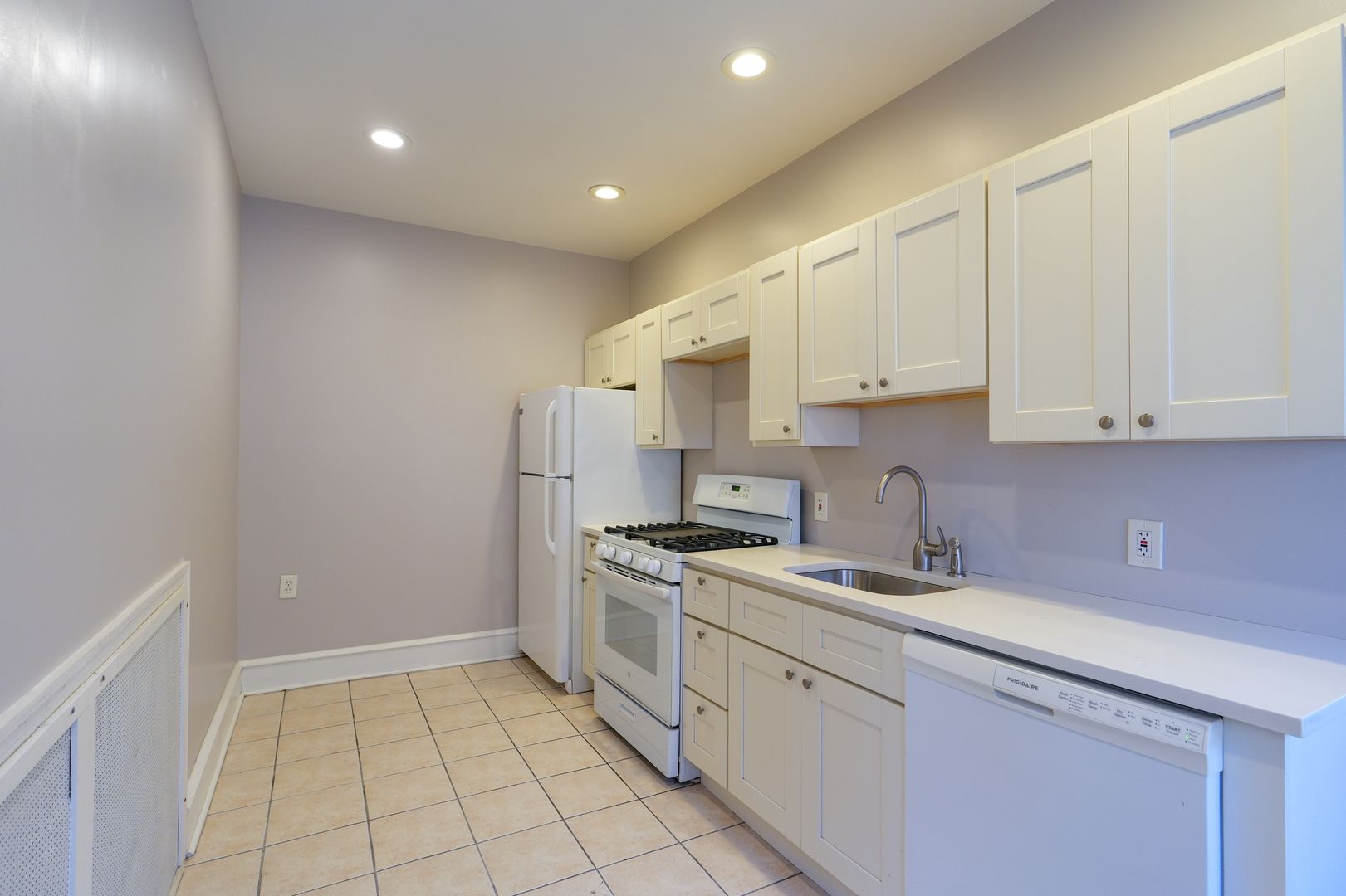 Amazing 1st fl Apt with private entrance and w/d