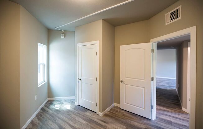 3 beds, 2 baths, $1,650, Unit 3/2