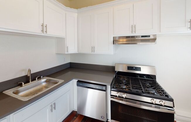 Leeward Apts...New York Style..Gorgeous Newly Remodeled!