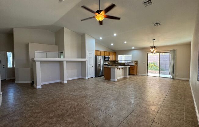 Great 1 story home 4br, 2bath, 2cg, RV gate all upgraded