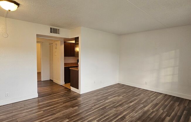 1 bed, 1 bath, 525 sqft, $1,100, Unit C - C03