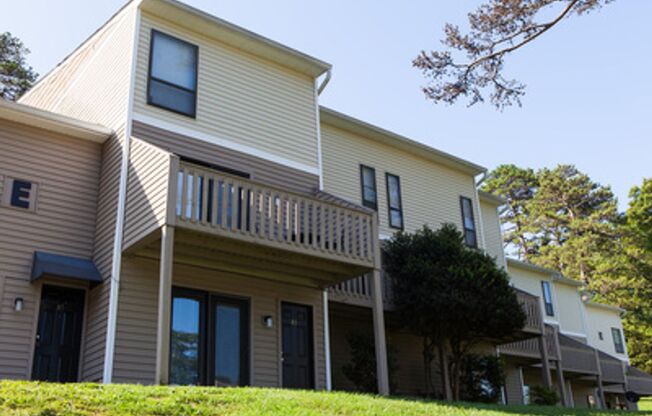 2 beds, 1 bath, 980 sqft, $1,423, Unit 129H