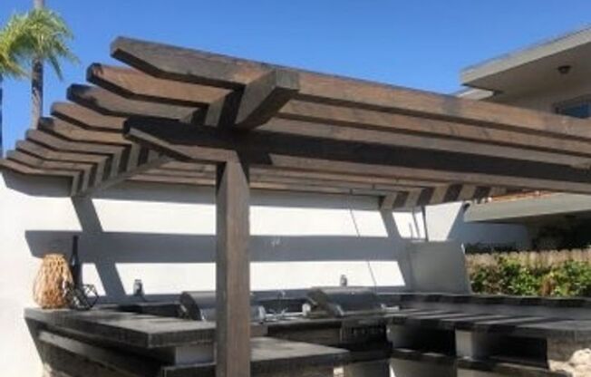 2 beds, 2 baths, 949 sqft, $3,375, Unit 21