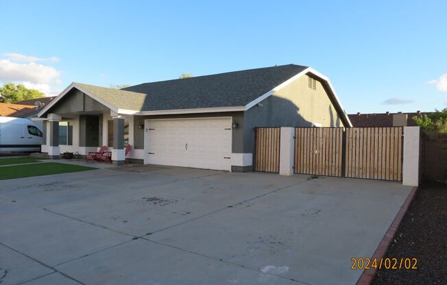Spacious clean, furnished 5 bedroom home near Union Hills and the Loop 101. Great location!
