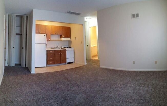 2 beds, 1 bath, 800 sqft, $800, Unit 2234 68th Street Unit 03