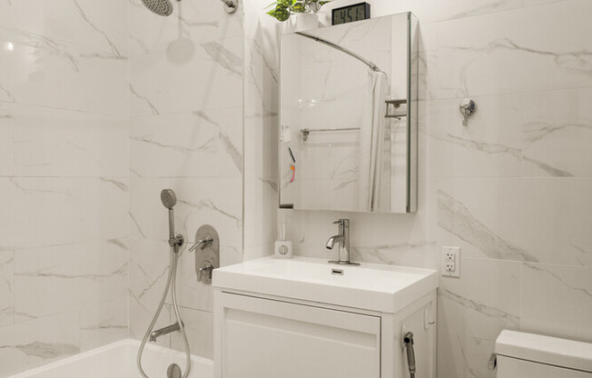 1 bed, 1 bath, $4,200, Unit 2B
