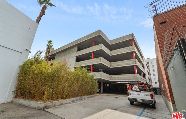 Studio, 1 bath, 980 sqft, $2,500, Unit 519