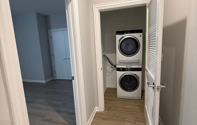 2 beds, 1 bath, 1,050 sqft, $2,100, Unit Pent House