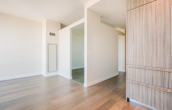 1 bed, 1 bath, 612 sqft, $4,300, Unit 21G