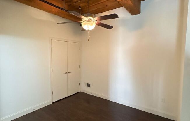 Studio, 1 bath, 4 sqft, $1,195, Unit 404