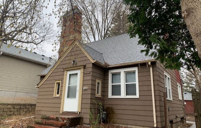 Freshly updated 3 BR/2 BA Single-Family Home in St. Paul!