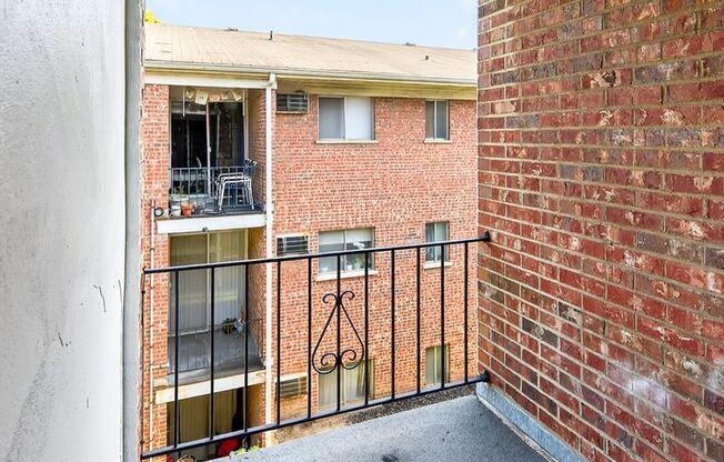 1 bed, 1 bath, 400 sqft, $875, Unit 13