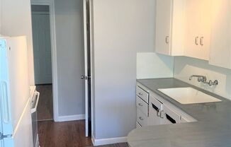 2 beds, 1 bath, $2,775, Unit 1540