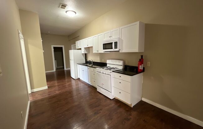 4 beds, 1 bath, 1,100 sqft, $1,495, Unit Unit 2