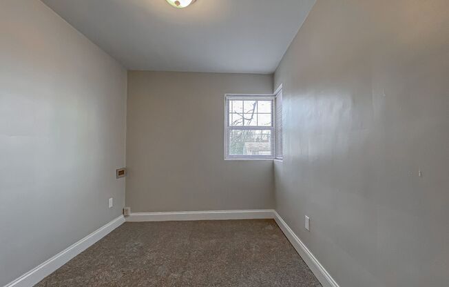 2 beds, 1 bath, 650 sqft, $825, Unit 313-04