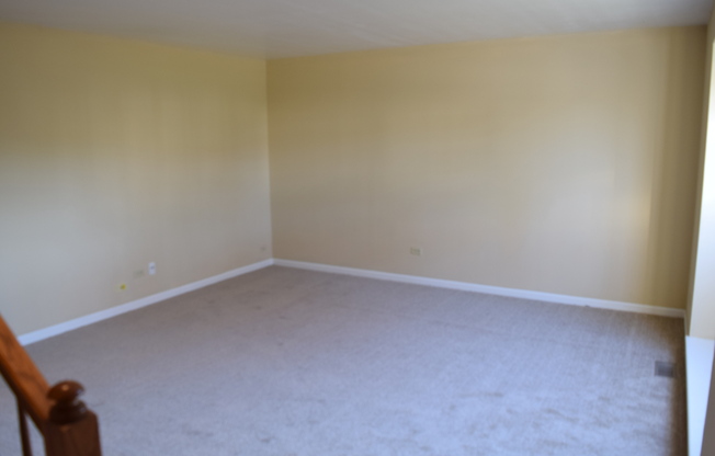 1256 ROBIN DR