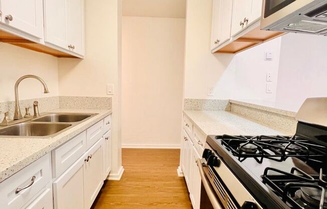 1 bed, 1 bath, $2,050, Unit F3