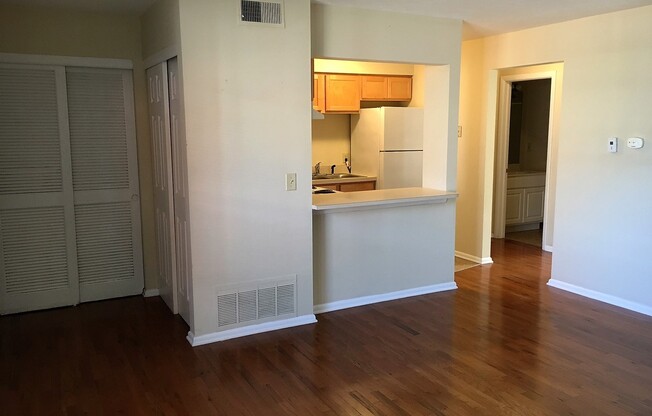 1 bed, 1 bath, 650 sqft, $775, Unit 4086-C8