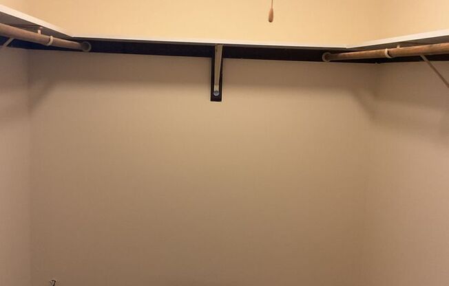 Studio, 1 bath, 551 sqft, $934, Unit F202