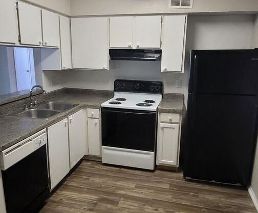 2 beds, 1 bath, 866 sqft, $980, Unit 2065