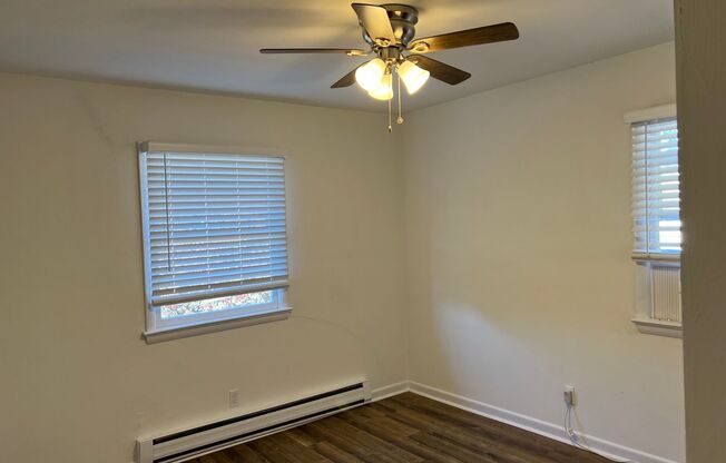 2 beds, 1 bath, 600 sqft, $1,175, Unit Post Avenue-826D