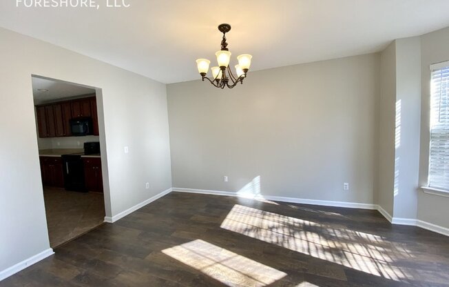 121 OAKESDALE DR
