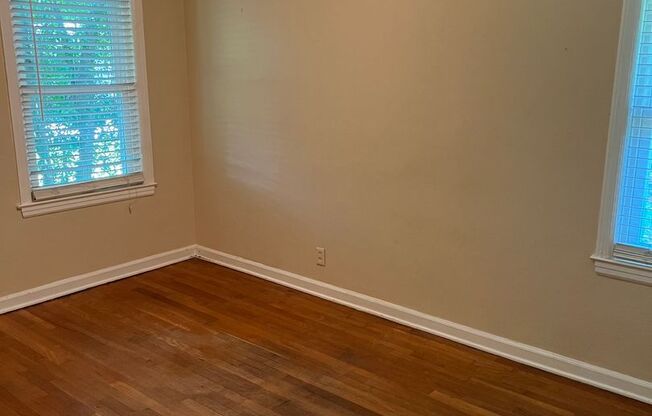 3 beds, 1 bath, $1,300