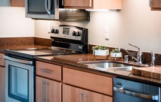 1 bed, 1 bath, 696 sqft, $1,325, Unit P410