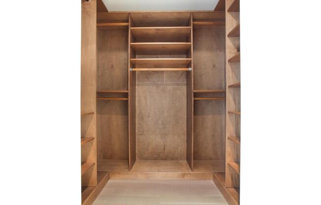 2 beds, 2.5 baths, 1,577 sqft, $19,500, Unit 13P