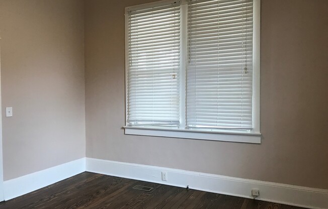 3 beds, 1 bath, $1,400