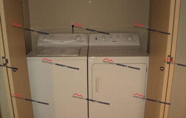 2 beds, 1 bath, 901 sqft, $1,450, Unit E-317