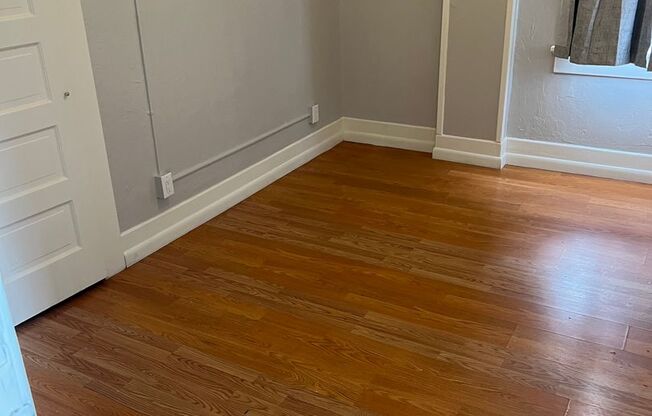 Studio, 1 bath, 200 sqft, $995, Unit 213