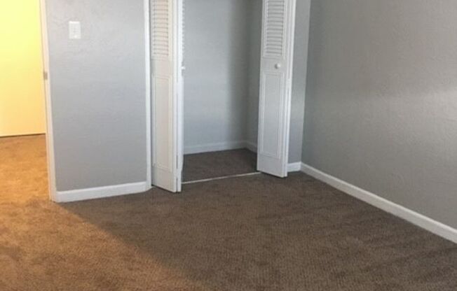 2 beds, 1 bath, 750 sqft, $1,195, Unit B05 1038 18