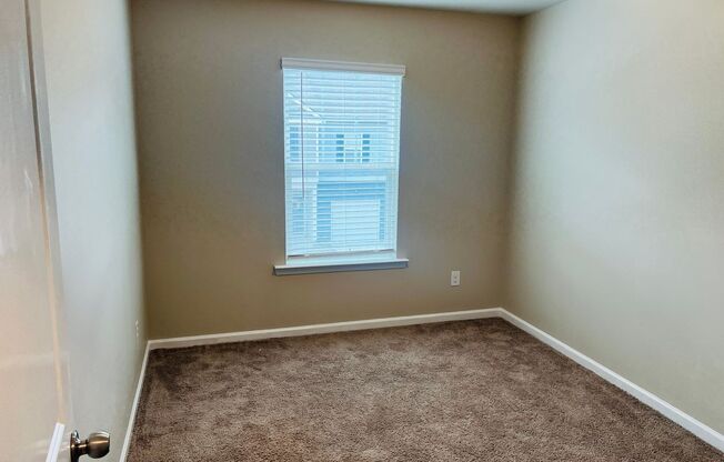 3 beds, 2.5 baths, $2,000