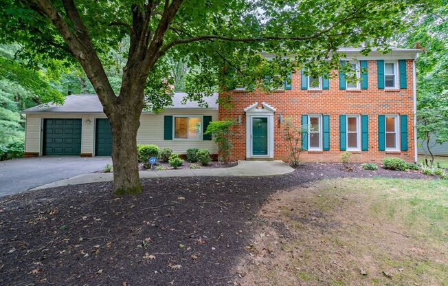 Fabulous 4 Bed 2.5 Bath Colonial With Patio and Large Yard In Oakleigh Woods