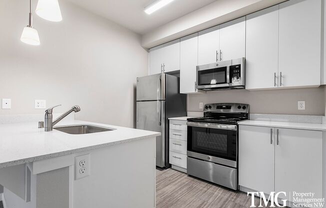 2 beds, 2 baths, 987 sqft, $1,890, Unit H356