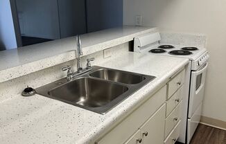 Studio, 1 bath, 600 sqft, $1,795, Unit 41