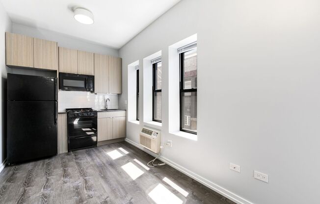 Studio, 1 bath, 201 sqft, $1,335, Unit 410