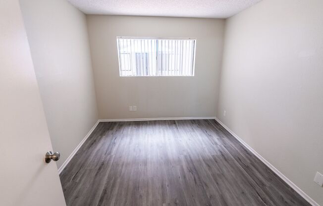 1 bed, 1.5 baths, 750 sqft, $1,998, Unit 100