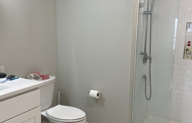 2 beds, 2 baths, 924 sqft, $4,050, Unit 406