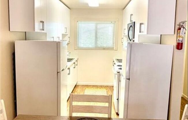 1 bed, 1 bath, $920, Unit #100