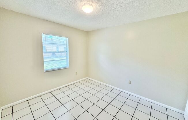 2 beds, 1 bath, $1,595